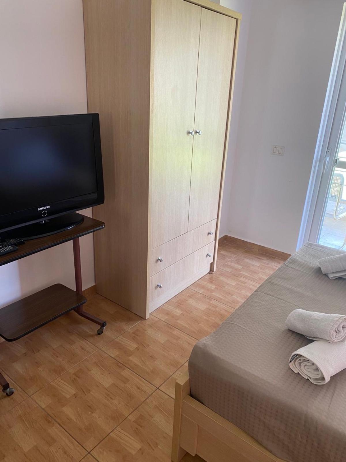 Ilias Family Rooms Himarë Exterior foto