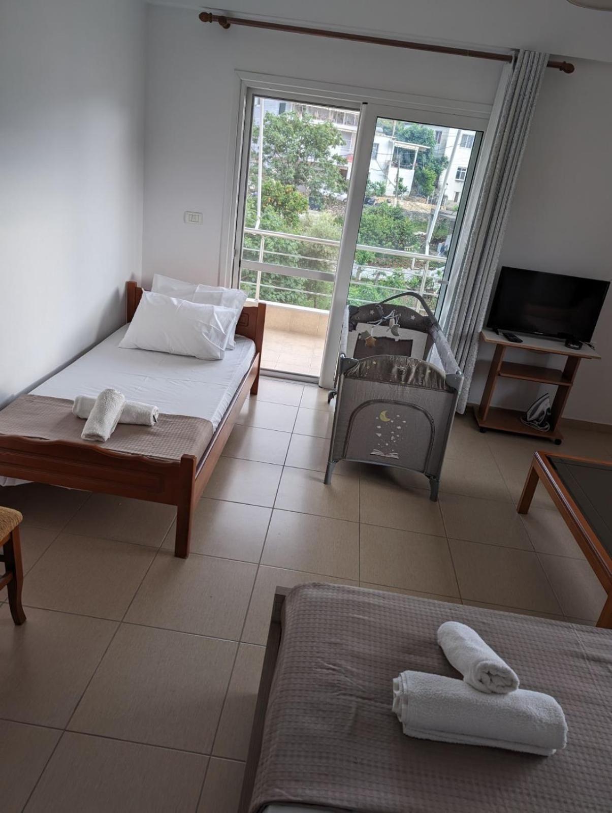 Ilias Family Rooms Himarë Exterior foto